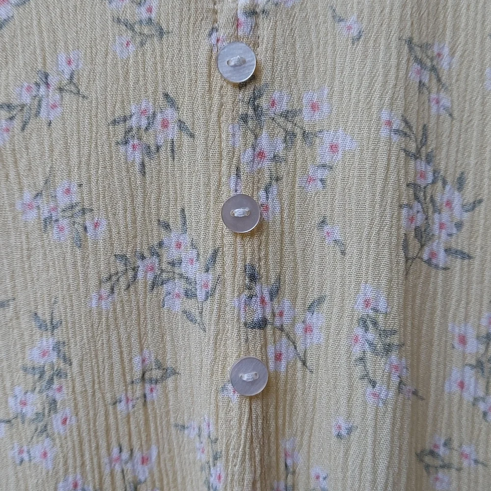 Hippie Rose Yellow Floral Button V Neck S/S Ruffle Trim Crop Top Sz L